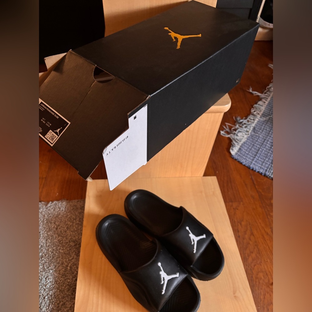 Jordan Black and White Logo Slides - Picture 4 of 5